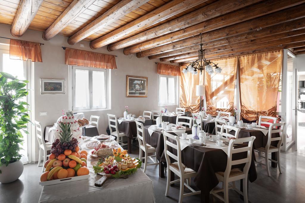 Corte Dei Soavi Soave  Restaurace fotografie